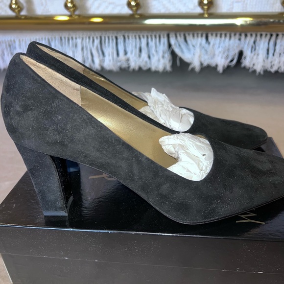 Yves Saint Laurent Classic Black Heels - Picture 2 of 5